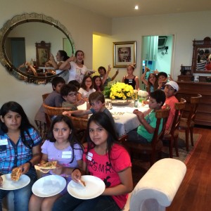 Los niños disfrutando de unos momentos de descanso en el Taller Infantil